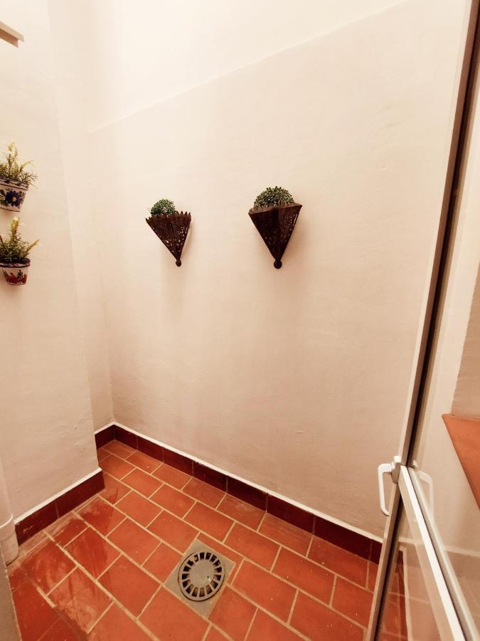 Espacioso apartamento en Plaza de la Merced, exterior con patio, en Centro histórico Málaga Exterior foto