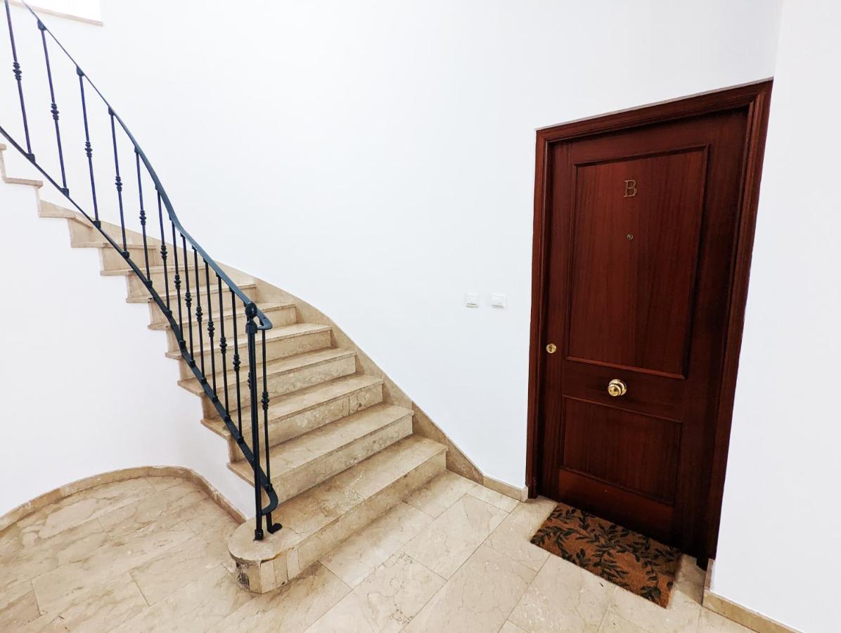 Espacioso apartamento en Plaza de la Merced, exterior con patio, en Centro histórico Málaga Exterior foto